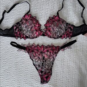 VS Set Ziggy Floral Embroidery Bra & Thong